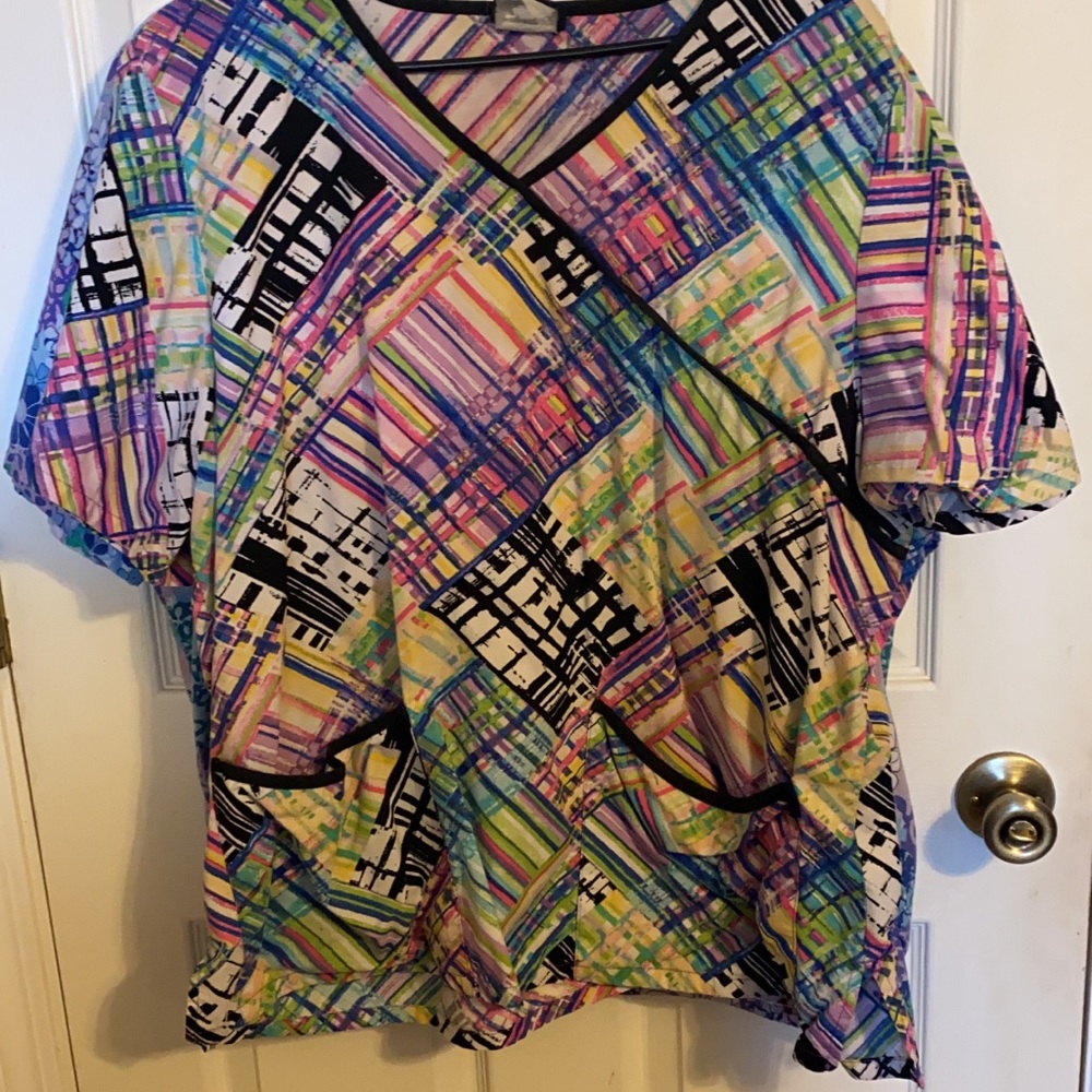 Women’s Tafford scrub top